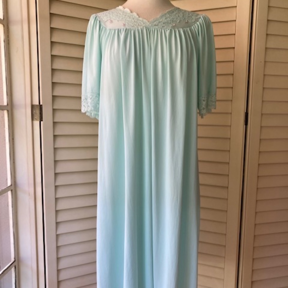 Shadow Line Flutter Sleeve Waltz Length Nightie